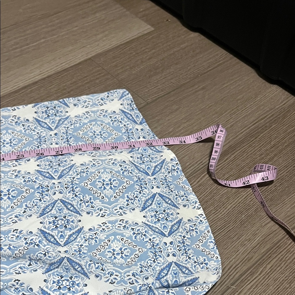 Blue and White Patterned dress - Picture 7 of 9